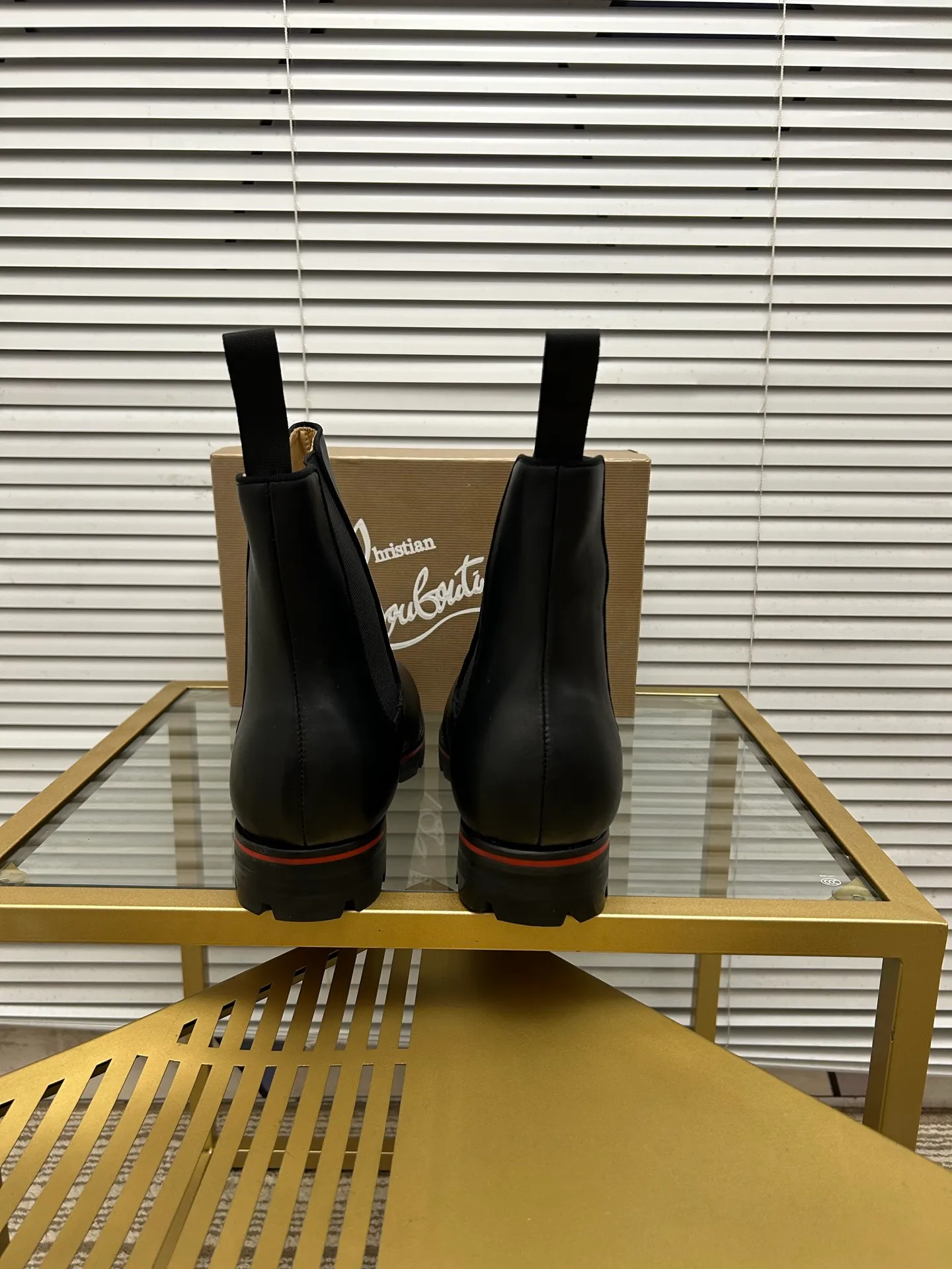 (Customized model) Ex-factory price is 800. christian louboutin (CL red sole shoes) counter series, casual sneakers for couples 📢 📢 📢 Exclusive hot style release 🎈🎈💪 Movable latex feet 👻 Finished outsole line [Proud] 😝Female 35-40# Male 38#-46, global supply😝 [Top version]: Original imported genuine leather upper, top original leather lining, original molded TPU outsole, original 1:1 detail processing, original shoe last,